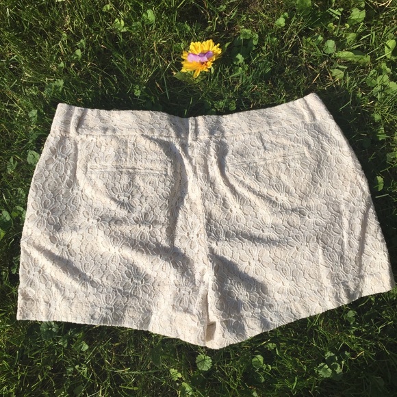 Loft Ann Taylor crochet short - Picture 3 of 8